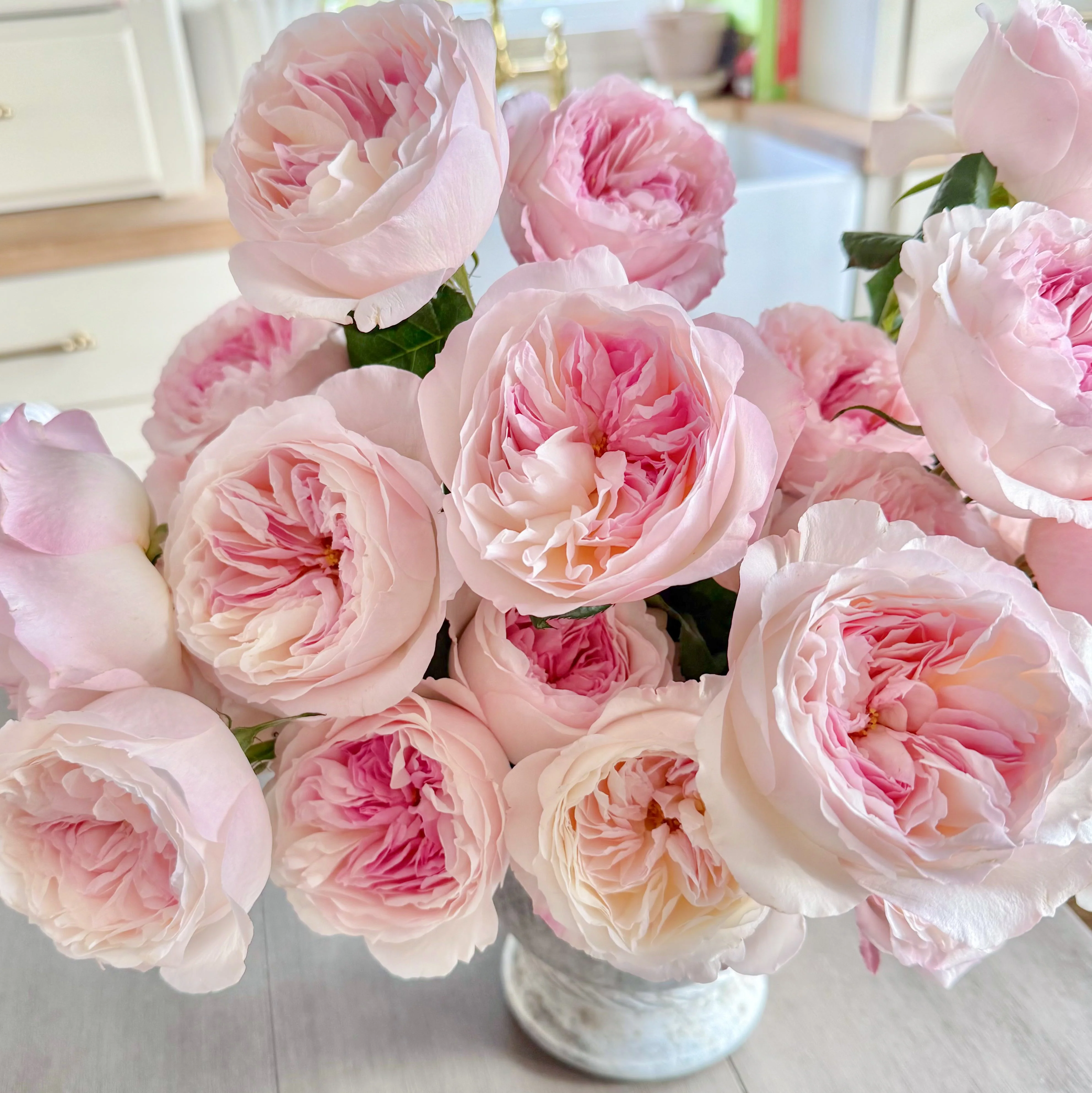 David Austin® Keira™ Bouquet - Image 5